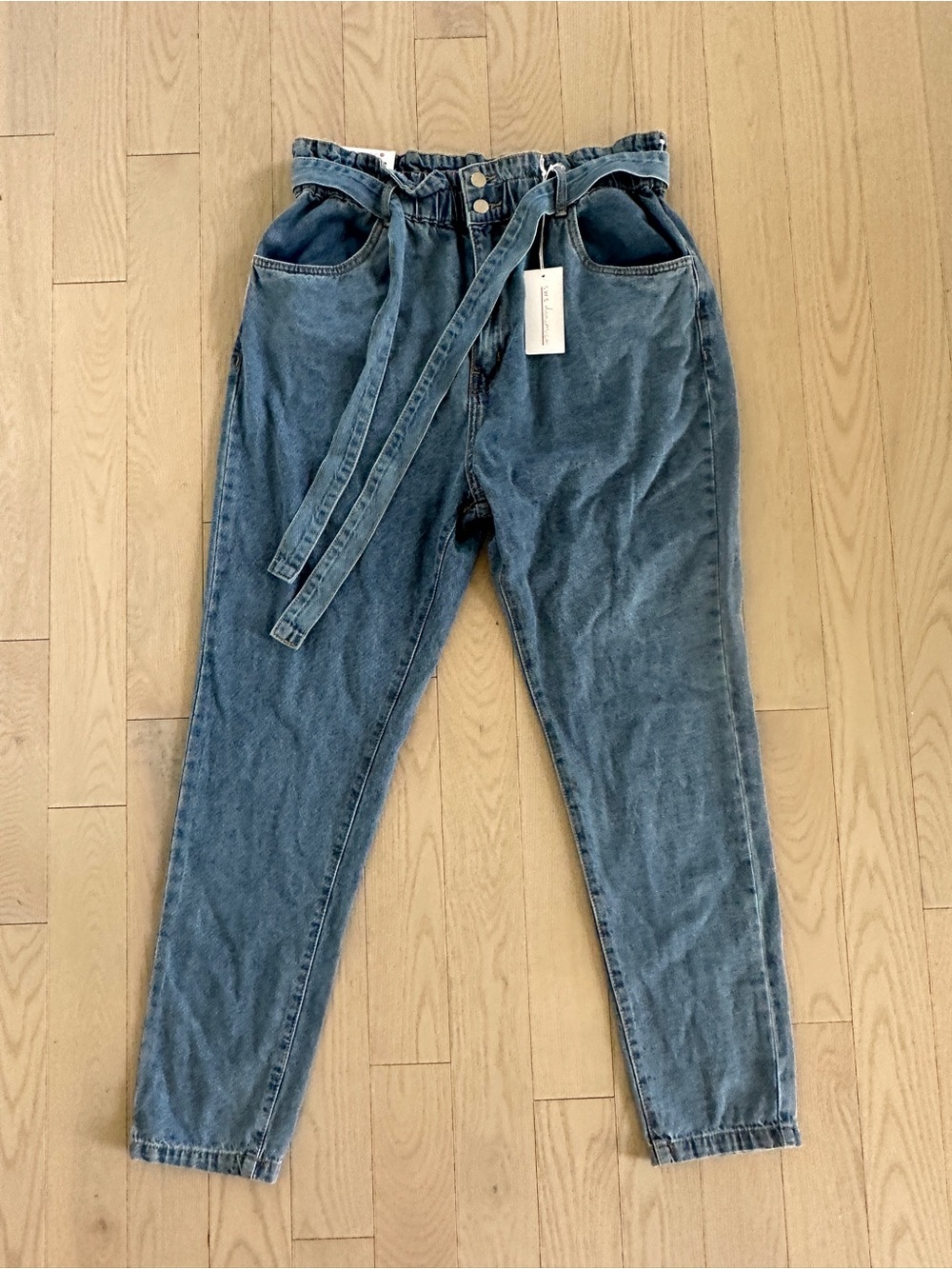 🆕✨Women’s Paperbag Tie-Waist Boyfriend Jeans Size 13
